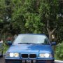 Jual BMW 320i 1994 a/t Neon Blue