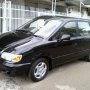 Jual HYUNDAI TRAJET 2.0 MANUAL HITAM THN 2004 BGUS MLUS TRWAT