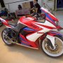 Jual cepat Kawasaki NINJA 250 Red 2009 bulan 11 - Modif Minimalis