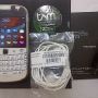 Blackberry 9900 white