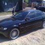 BMW 318i Hitam Tahun 2004 Matic Interior Mewah dan Gagah Solo