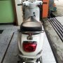 Jual Piaggio Vespa LX125 tahun 2012 putih kilometer rendah