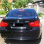 BMW 320i executive thn 2010 hitam Plat L