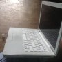 Jual Macbook white 13,3