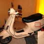 DIJUAL PIAGGIO VESPA LX 125 KUNING