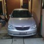 Dijual Toyota Camry 2004 AT Silver Metalik