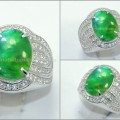 Elegant Vivid Green Bacan Kristal - RBN 026