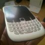 Jual Blackberry 8520 a.k.a Gemini putih....masih mulus banget,gan....