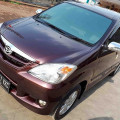 Daihatsu Xenia R merah maroon 2011 MT. komplit dan murah. jual cepat.