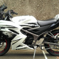 Kawasaki Ninja 150 RR Thn 2012 Wrn Putih Spesial Edition Km 7 rb Kond spt Baru