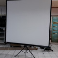 tripod screen projector