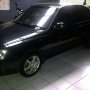 Jual hyundai verna 01 M/T hitam segerrr murah