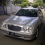 Jual Mercy E240 Elegance (W210) Brilliant silver, Low mileage, Beige interior