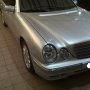 Jual Mercedes Benz E260 2001